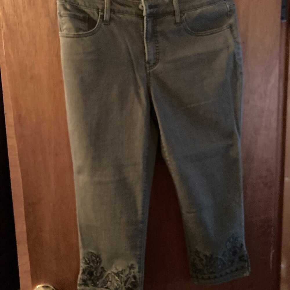 CHICO'S SO SLIMMING GIRLFRIEND SLIM LEG CROP PANTS SIE 0.5P (US 6P)